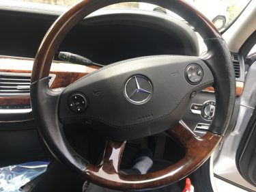 メルセデスベンツS500 ステアリング擦れ劣化 修理+革シート擦れ修理 | 埼玉県戸田市 東京都板橋区