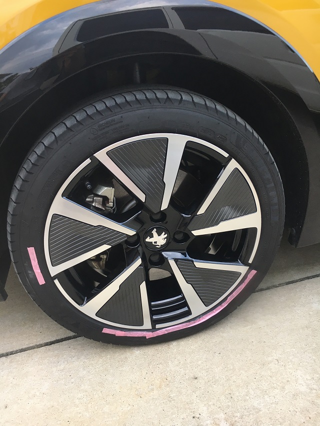 プジョー208GT Line 純正ダイヤモンドカットホイールガリ傷修理